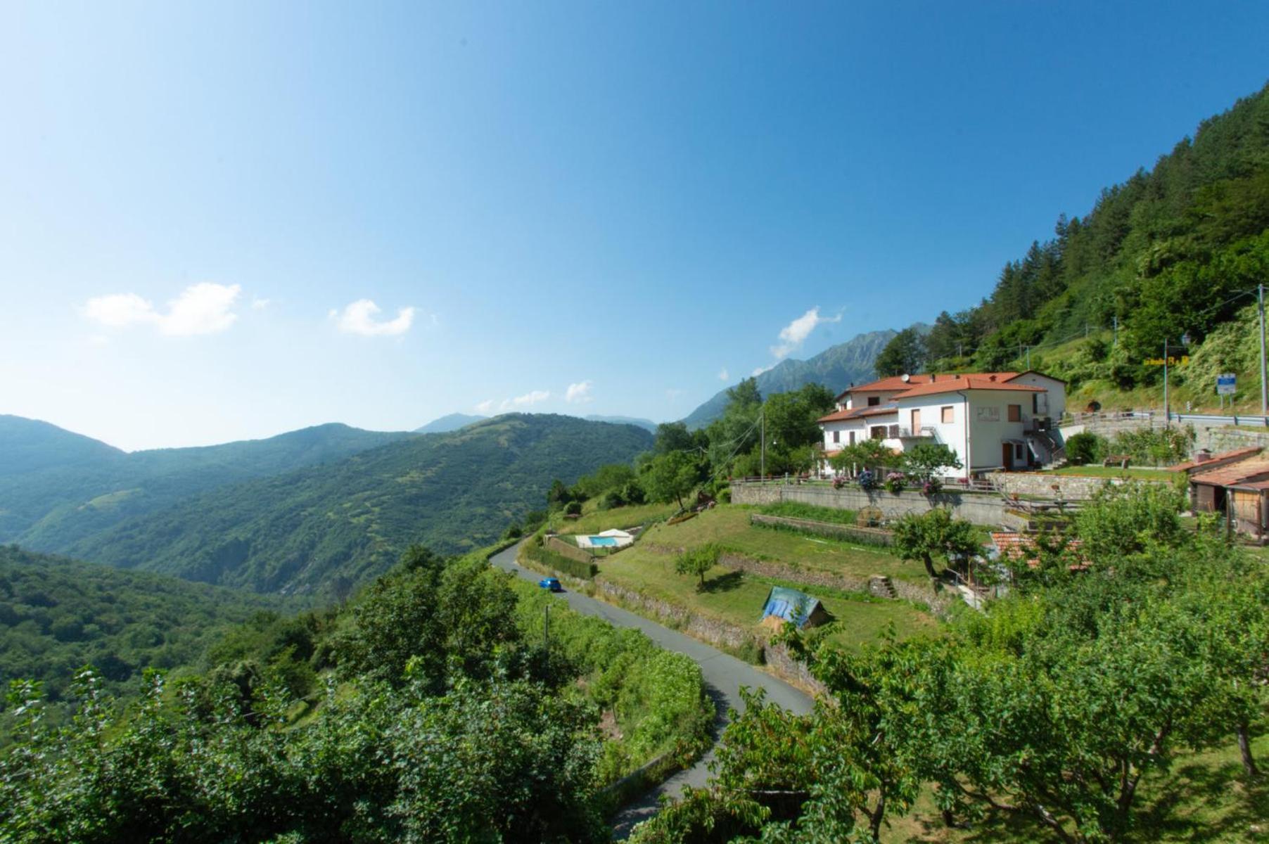 B&B La Bredia Fivizzano Bagian luar foto